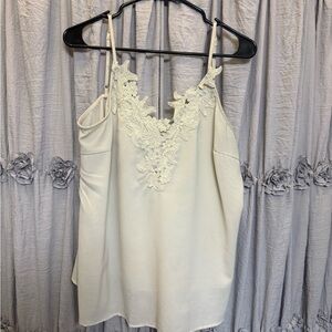 Lace Appliqué V-Neck Cami Tank - Cream